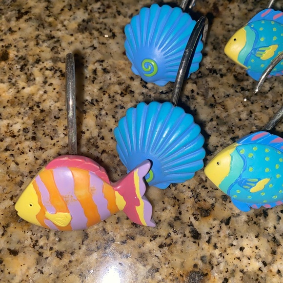 VTG 11 Nautical Hand Painted Fish & Shell Tropical Resin Shower Curtain Hooks - Picture 6 of 14